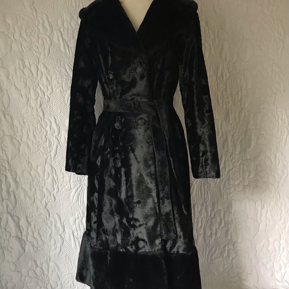 Fabulous Vintage Faux Fur Coat - Picture 3 of 11
